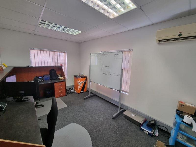 To Let commercial Property for Rent in Newton Park Eastern Cape